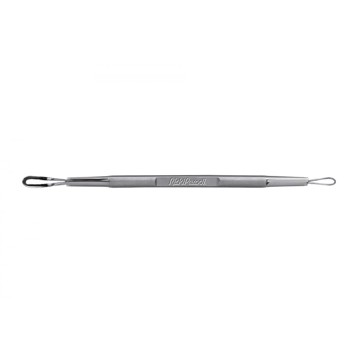 RICKI PARODI SACA PONTOS NEGROS